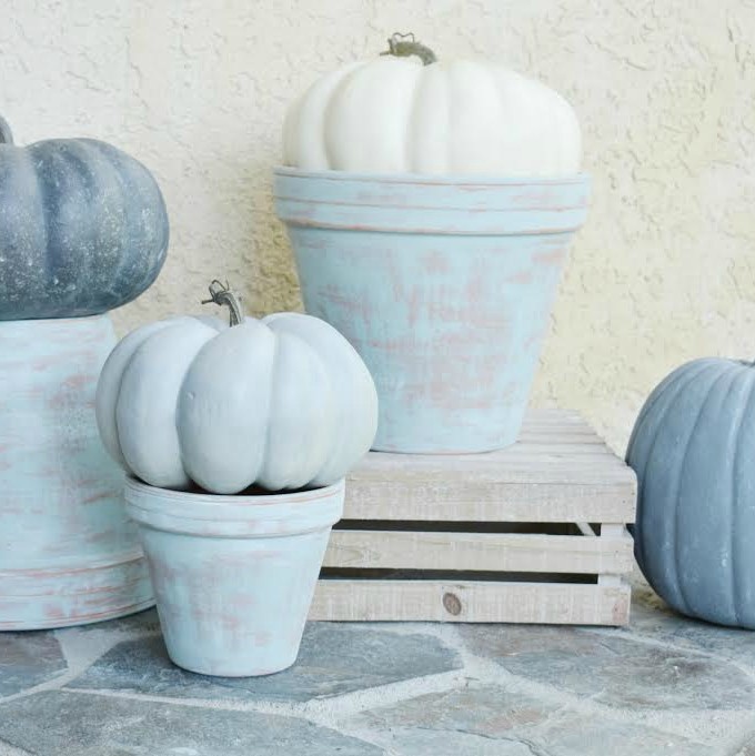 Aged Terra Cotta Pots #MichaelsMakers #pumpkins